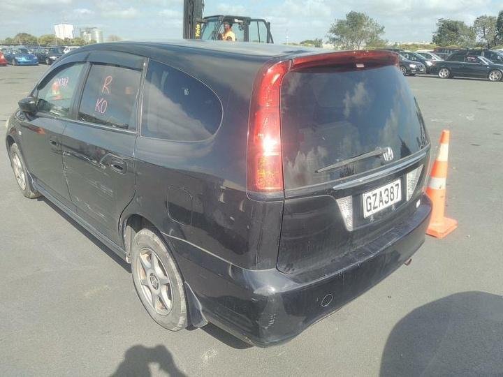 Honda_Stream_61661514O.jpeg