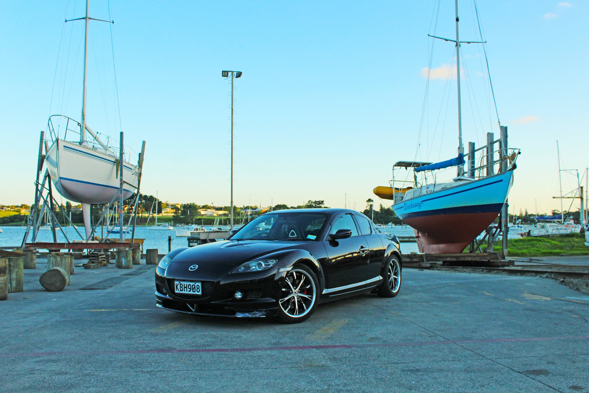 Mazda_RX8_Purple_2_RightSide.jpg