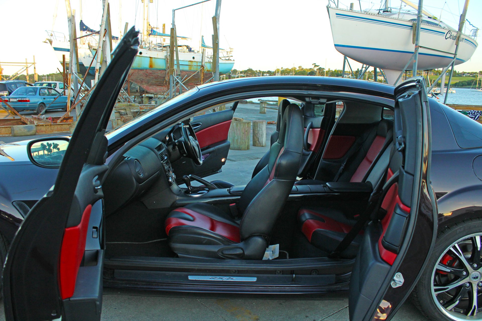 Mazda_RX8_Purple_3_Seats.jpg